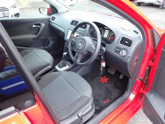 VOLKSWAGEN POLO 2011