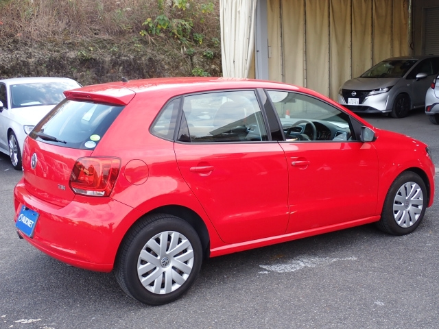 VOLKSWAGEN POLO 2011