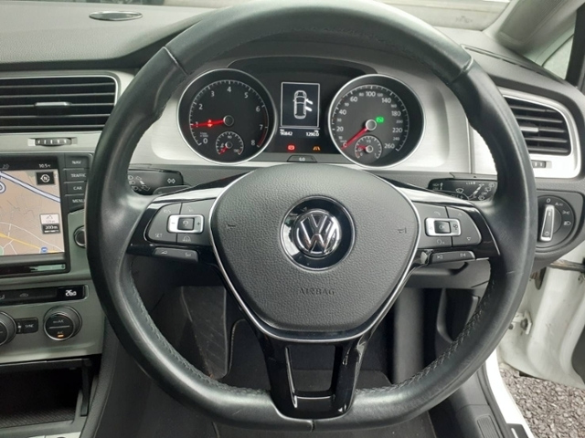 VOLKSWAGEN GOLF 2016