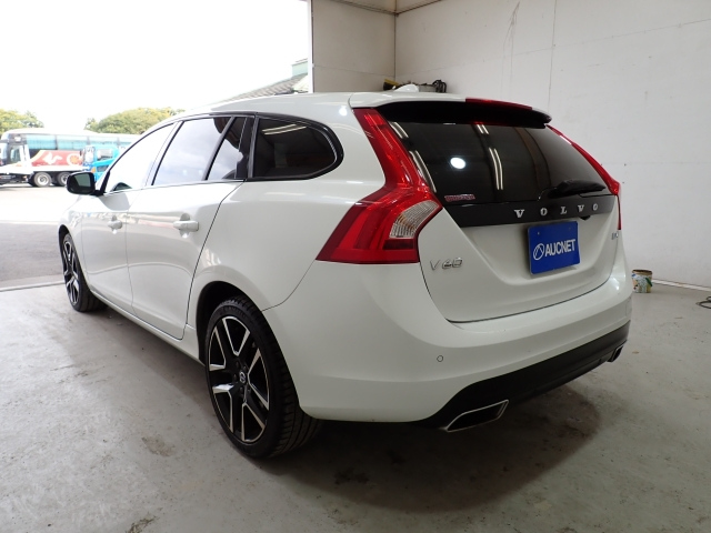 VOLVO V60 2017