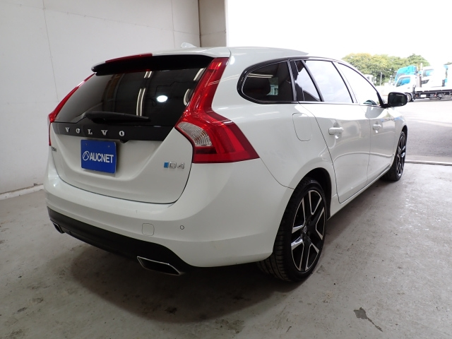 VOLVO V60 2017