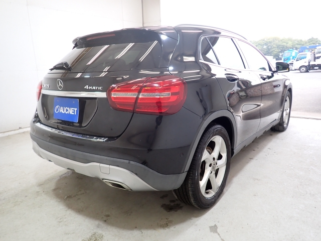 MERCEDES BENZ GLA CLASS 2019