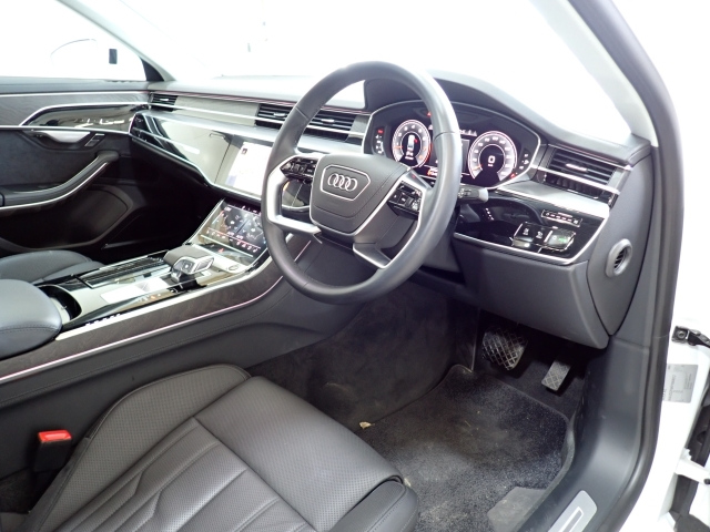 AUDI A8 2023