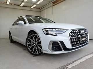AUDI A8 2023