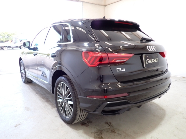 AUDI Q3 2021