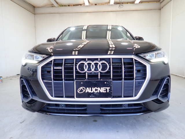 AUDI Q3 2021