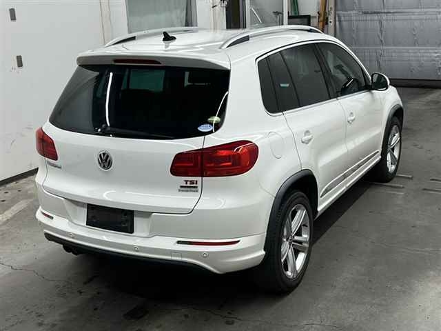 VOLKSWAGEN TIGUAN 2013