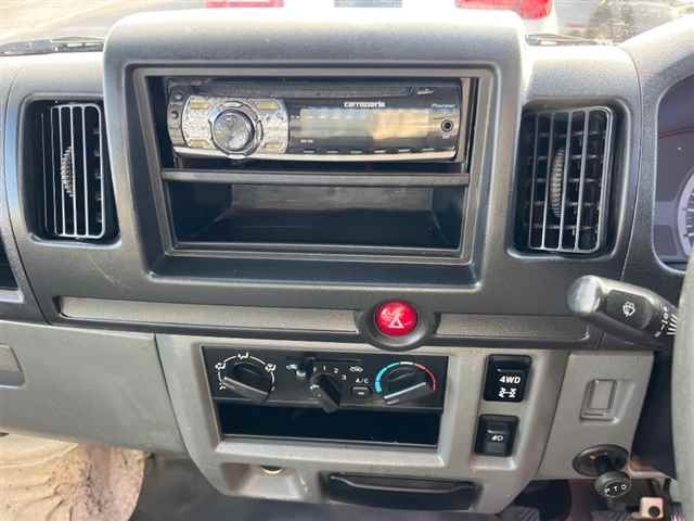 MITSUBISHI MINICAB TRUCK 2011