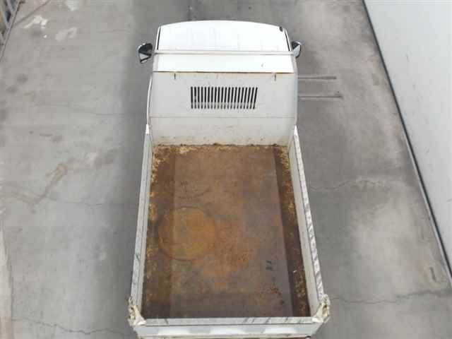 MITSUBISHI MINICAB TRUCK 2011