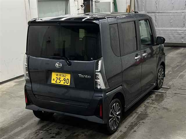 DAIHATSU TANTO 2023