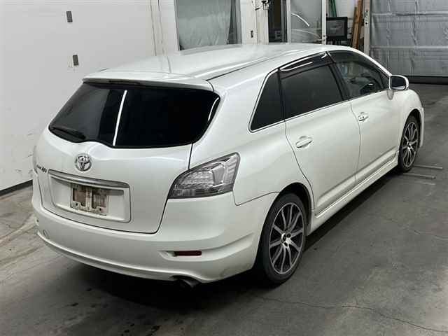 TOYOTA MARK X ZIO 2010