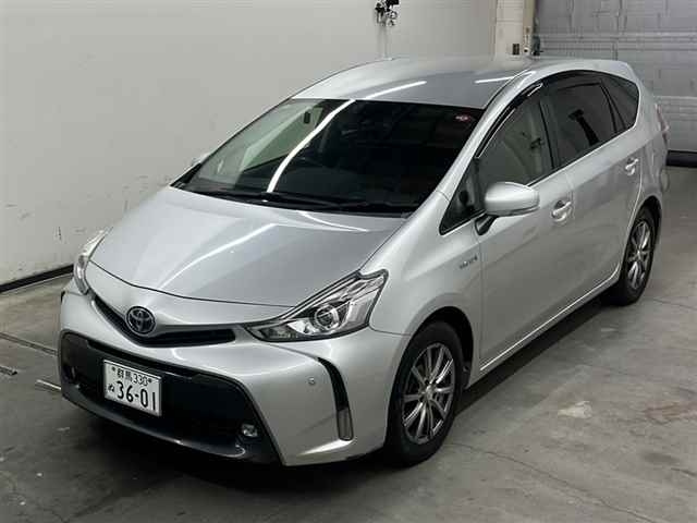 TOYOTA PRIUS ALPHA 2015
