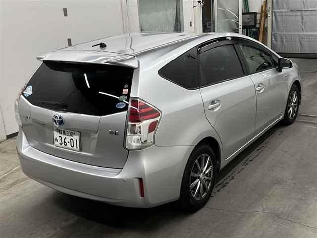 TOYOTA PRIUS ALPHA 2015