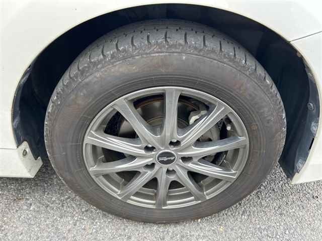 TOYOTA PRIUS ALPHA 2015