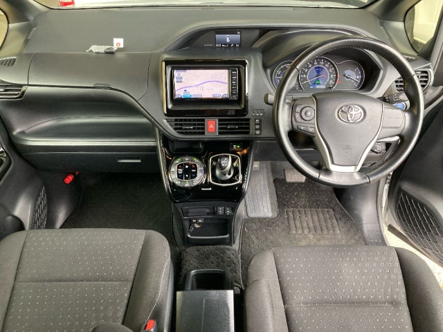 TOYOTA NOAH 2018
