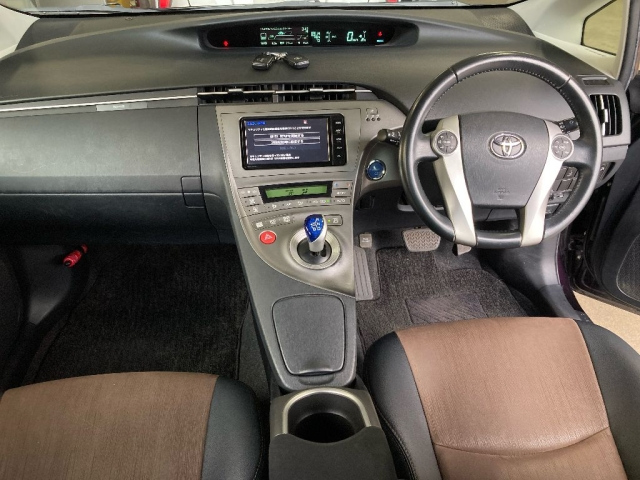 TOYOTA PRIUS 2015