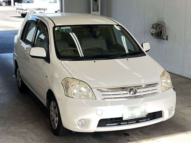 TOYOTA RAUM 2009