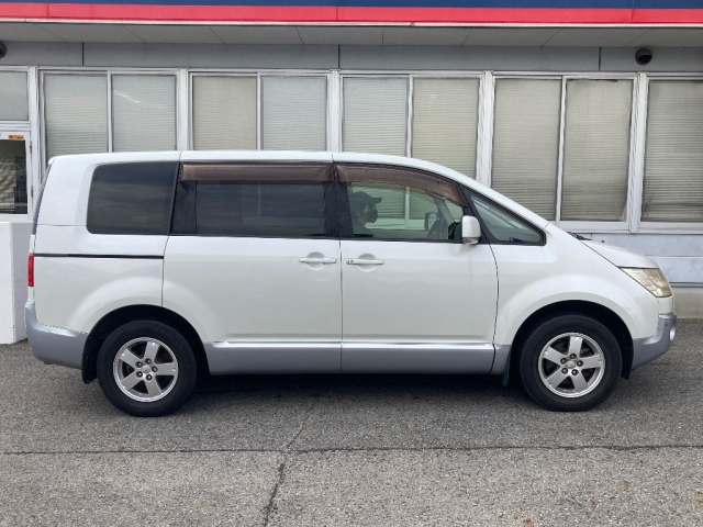 MITSUBISHI DELICA D5 2012