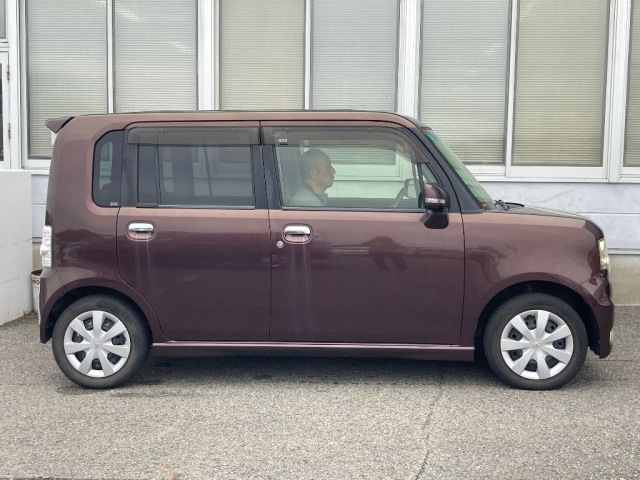 TOYOTA PIXIS SPACE 2013