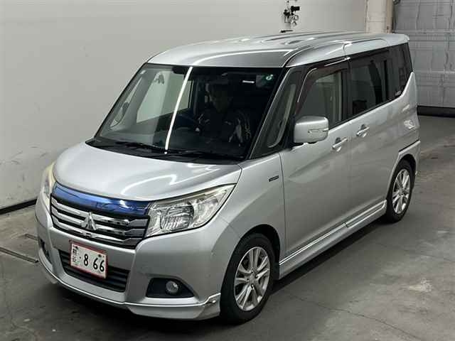 MITSUBISHI DELICA D2 2017