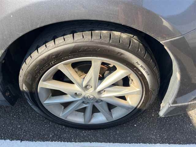 TOYOTA PRIUS ALPHA 2013