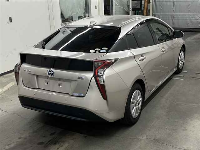 TOYOTA PRIUS 2018