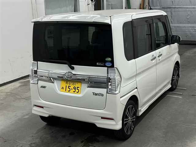 DAIHATSU TANTO 2013