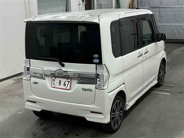 DAIHATSU TANTO 2014