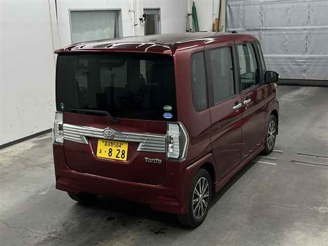 DAIHATSU TANTO 2015