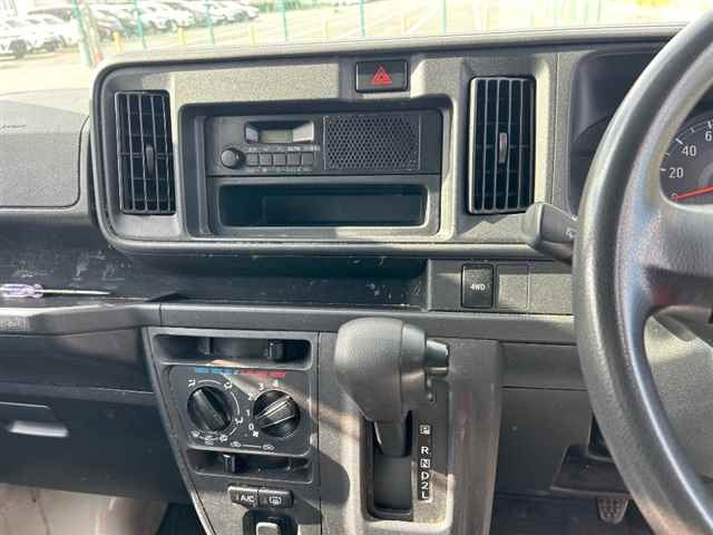 DAIHATSU HIJET VAN 2018