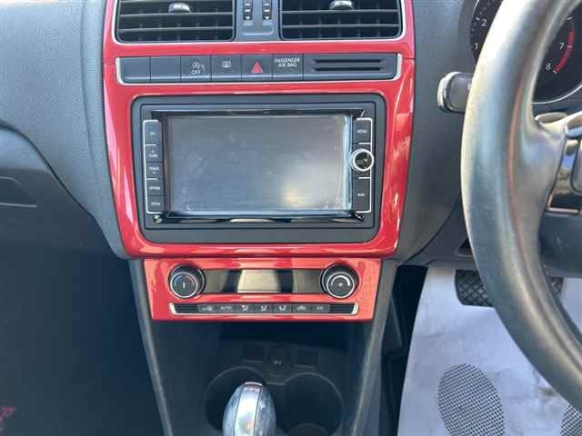 VOLKSWAGEN POLO 2016