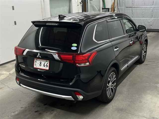 MITSUBISHI OUTLANDER 2016
