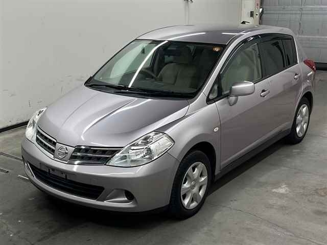 NISSAN TIIDA 2010