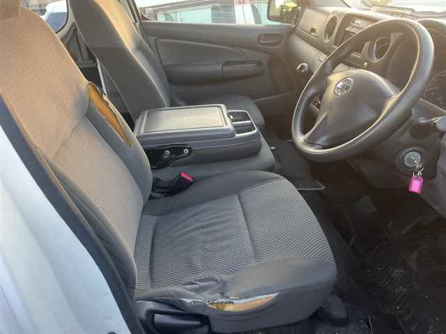 NISSAN CARAVAN VAN 2013