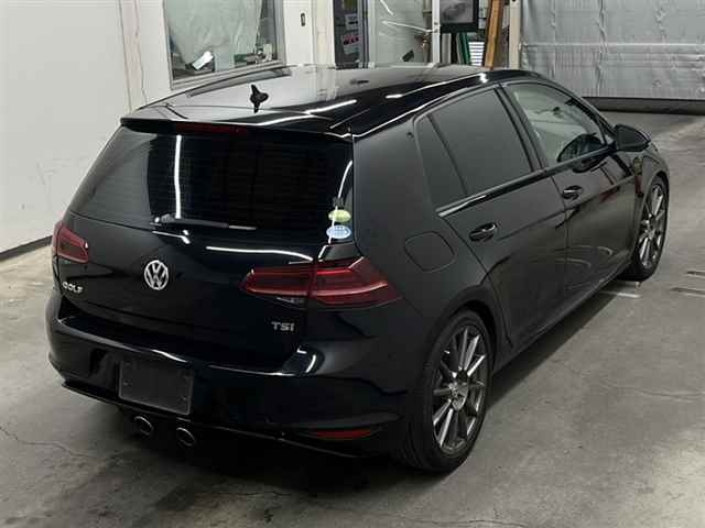 VOLKSWAGEN GOLF 2015
