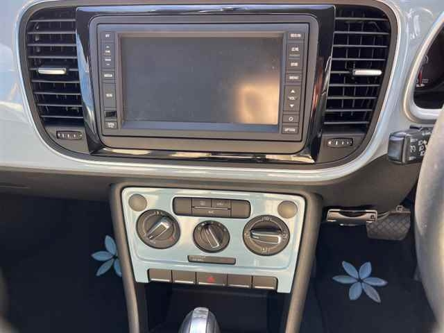 VOLKSWAGEN THE BEETLE 2013