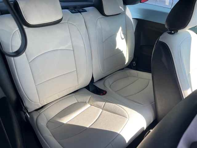 VOLKSWAGEN THE BEETLE 2013