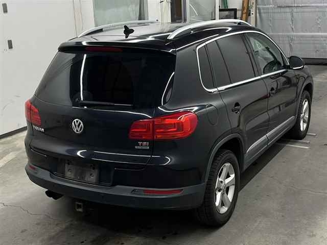 VOLKSWAGEN TIGUAN 2012