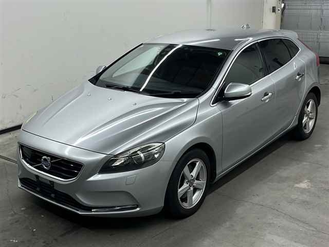 VOLVO V40 2013