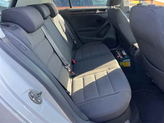 VOLKSWAGEN GOLF 2010