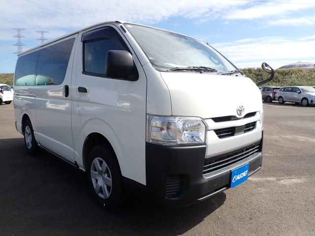 TOYOTA HIACE VAN 2020