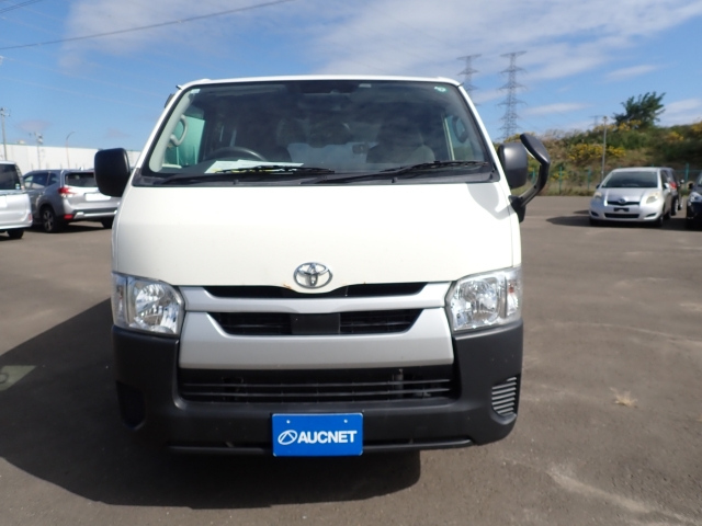 TOYOTA HIACE VAN 2020