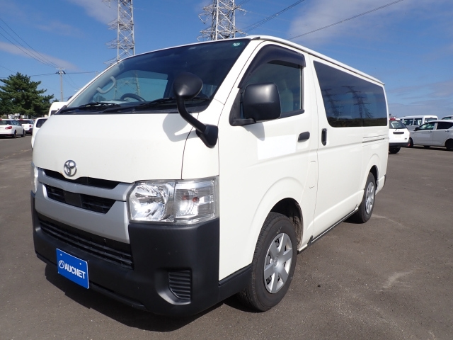 TOYOTA HIACE VAN 2020