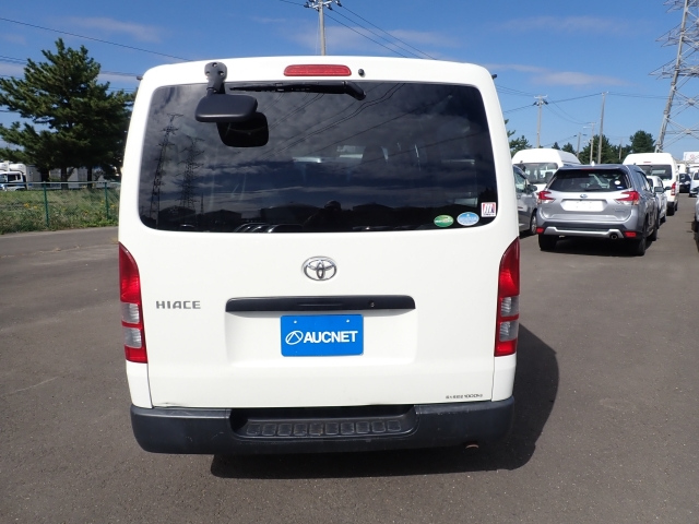 TOYOTA HIACE VAN 2020