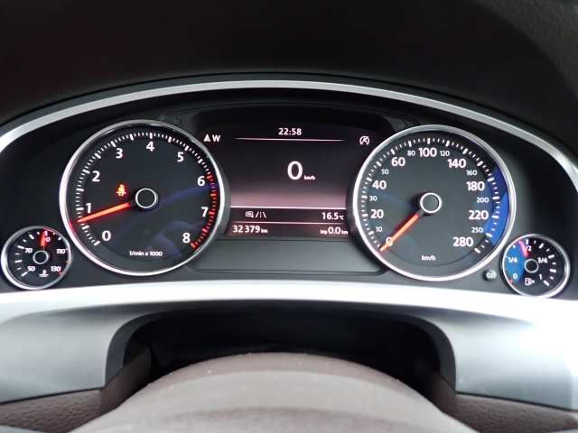 VOLKSWAGEN TOUAREG 2015