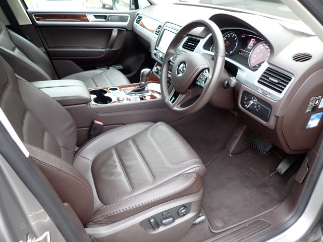 VOLKSWAGEN TOUAREG 2015