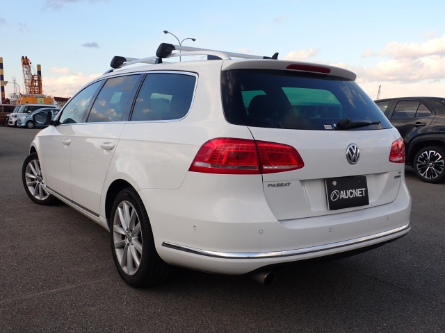 VOLKSWAGEN PASSAT VARIANT 2013