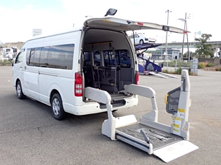 TOYOTA REGIUS ACE COMMUTER 2009