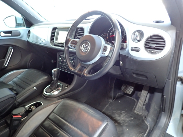 VOLKSWAGEN THE BEETLE 2013