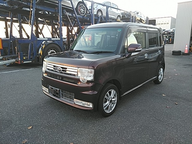 TOYOTA PIXIS SPACE 2014
